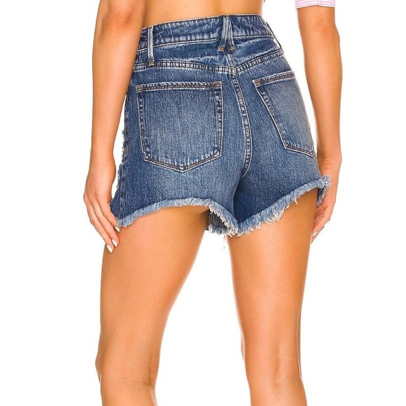 Good American Distressed Bombshell Short 00 - Picture 2 of 4